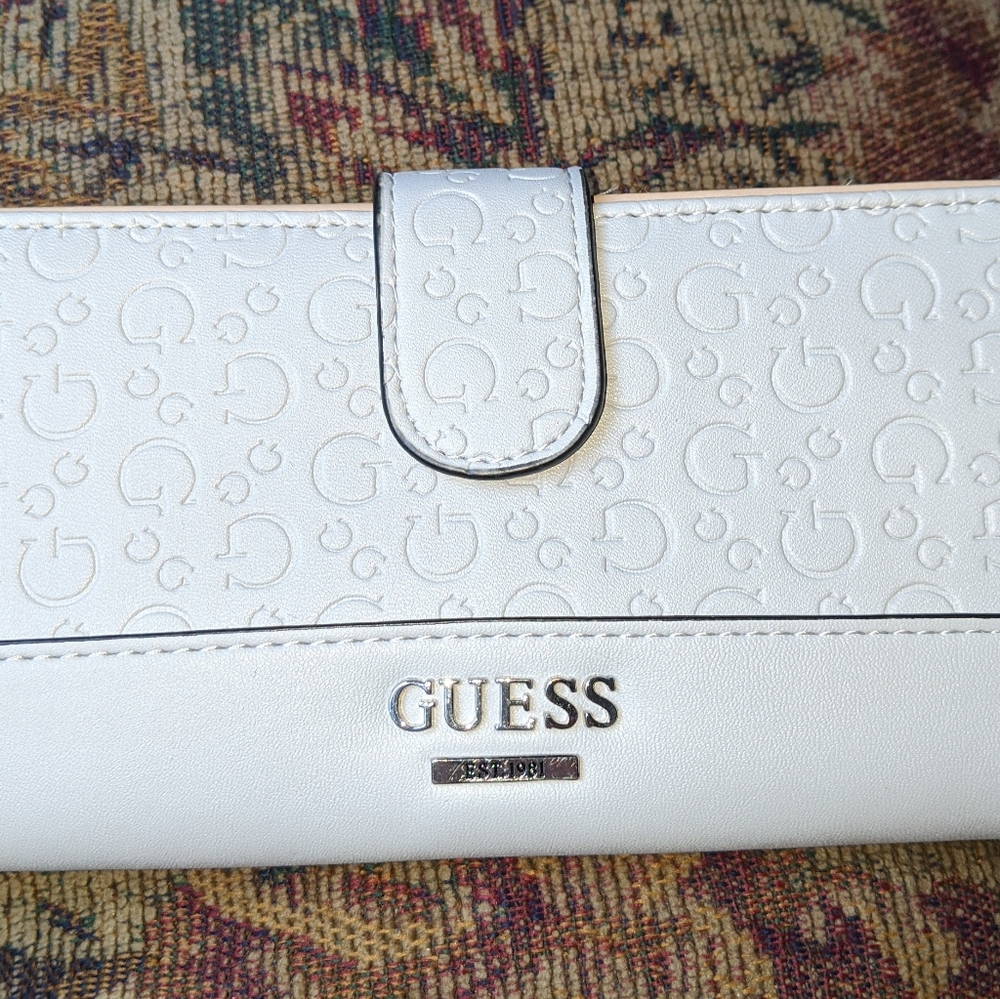 Guess wallet